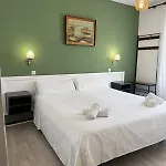 Nou Roser * L' Escala