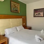 Nou Roser فندق L' Escala
