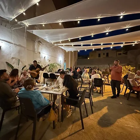 Nou Roser מלון L' Escala