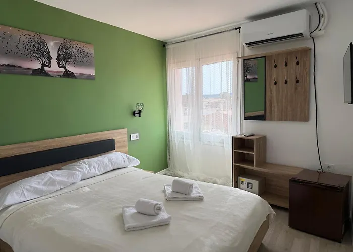 Nou Roser Otel L' Escala