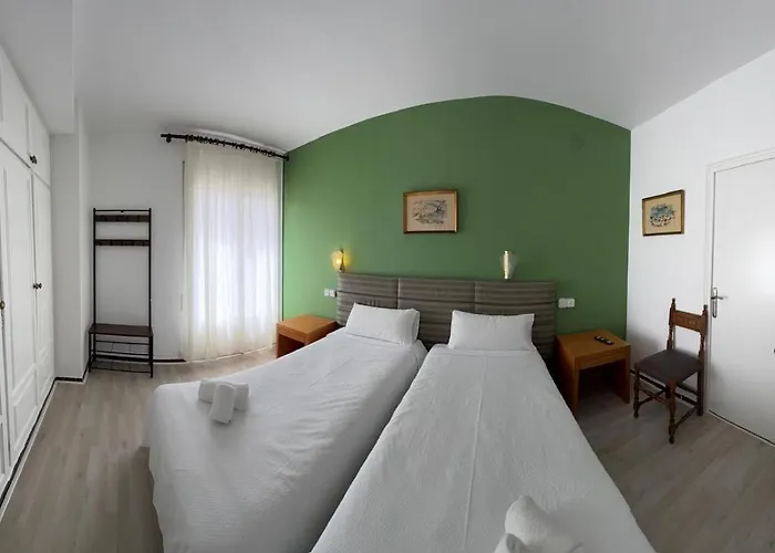 Nou Roser Hotel *