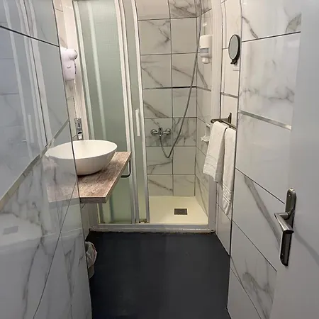 Nou Roser L' Escala
