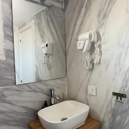 Nou Roser فندق L' Escala