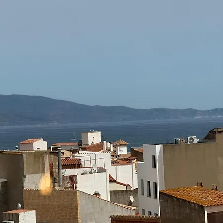 Nou Roser Hotel *