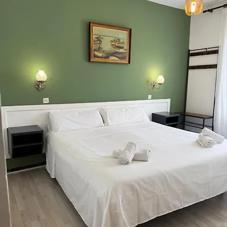 Nou Roser * L'Escala