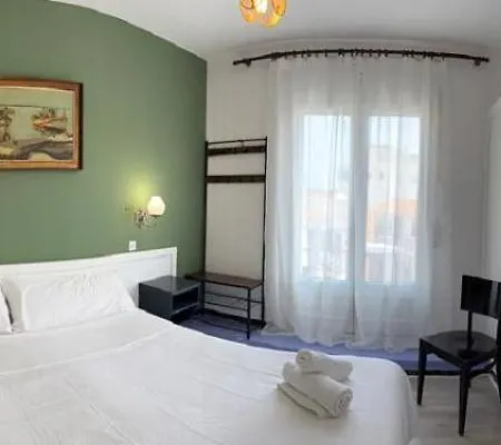 Nou Roser Hotel *
