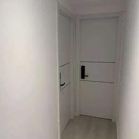 Nou Roser Hotel *