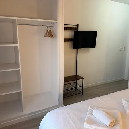 Nou Roser فندق L' Escala
