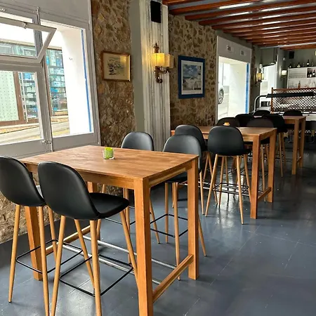 Nou Roser فندق L' Escala
