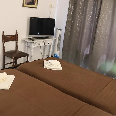 Nou Roser * L' Escala