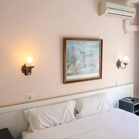 Nou Roser * L' Escala