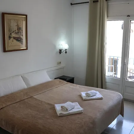 Nou Roser Hotel *