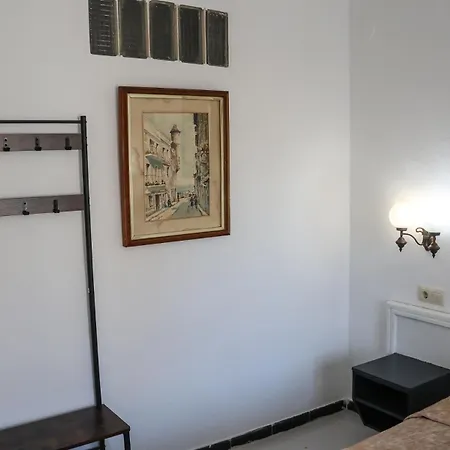 Hotel Nou Roser L' Escala