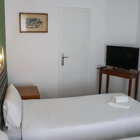 Hotel Nou Roser *
