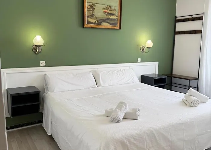 Nou Roser * L' Escala